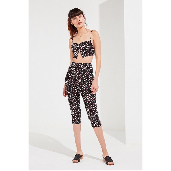 UO Sadie Floral Bralette Top - Picture 3 of 7